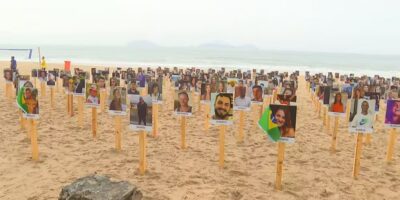 Ato em Ipanema lembra vítimas de ataque do Hamas a Israel, que completa três anos